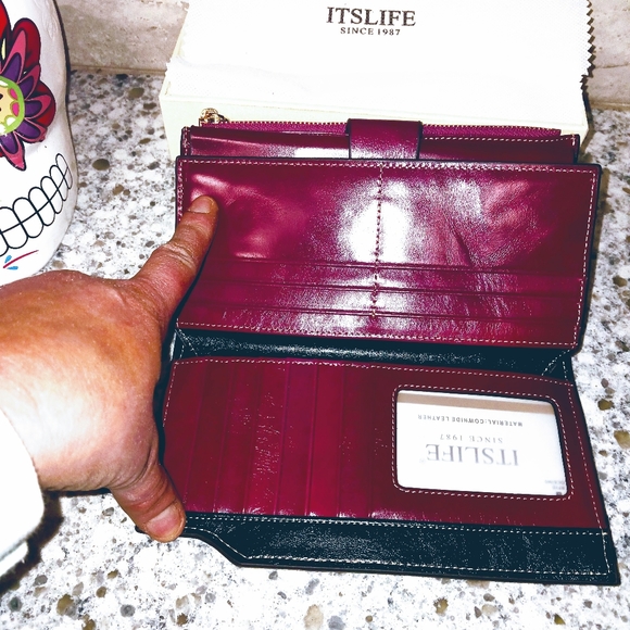 👛Nwt it's life waxed fuchsia wallet - Picture 4 of 10